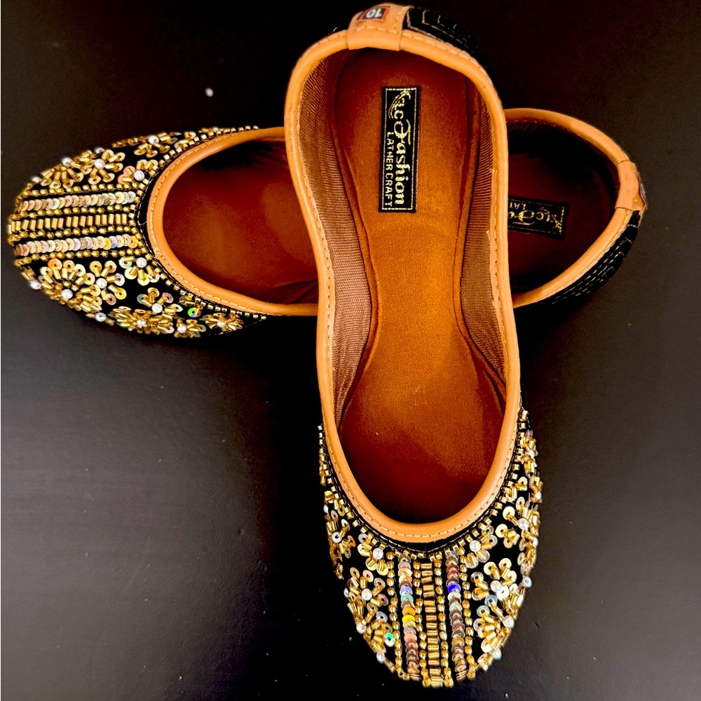 Ethnic Indian / Pakistani Women’s Footwear